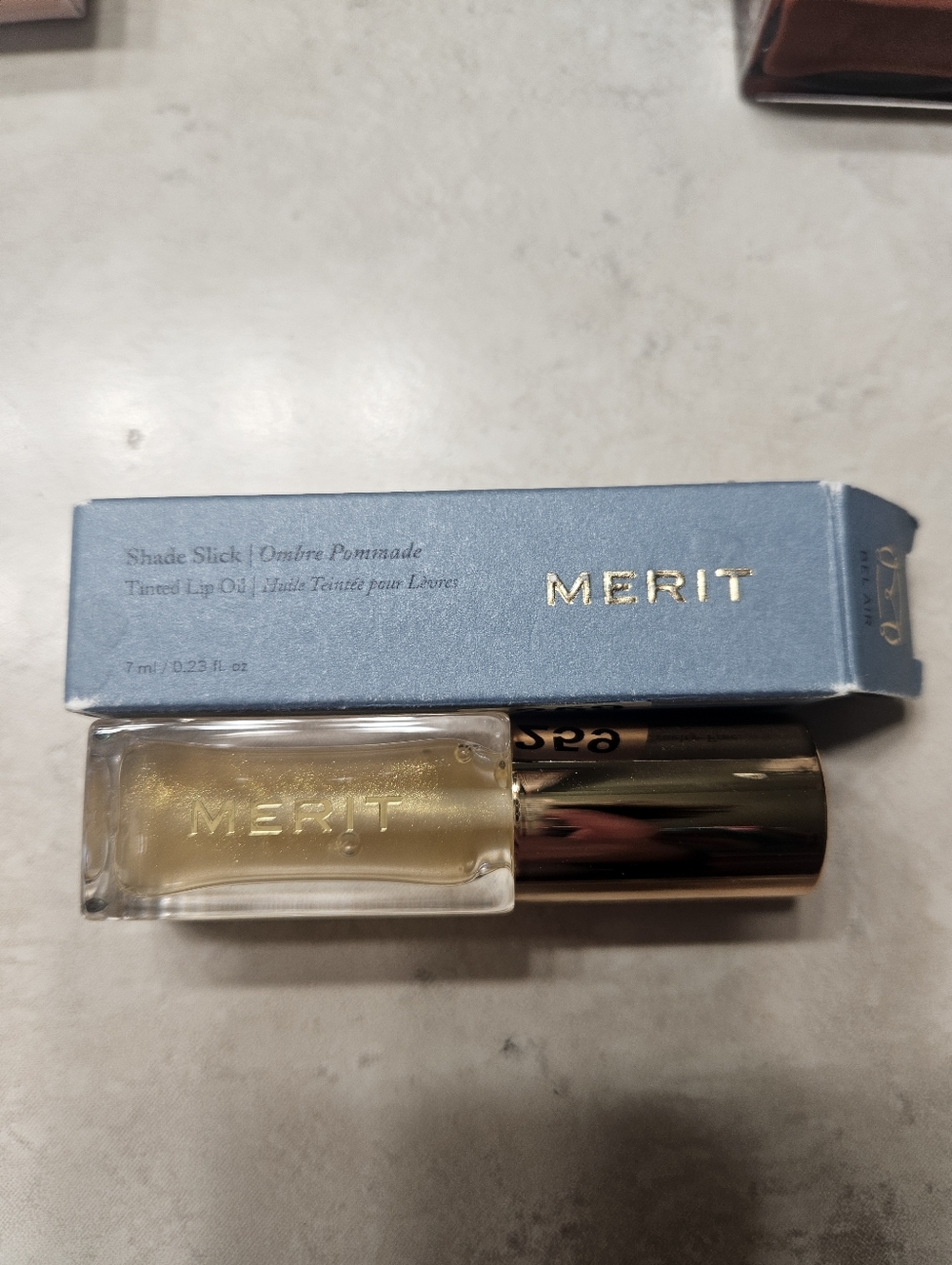 NWT Merit Shade Stick